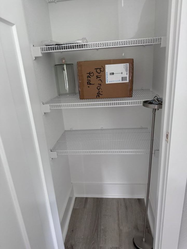 997 Burnside Road - Photo 5 of 16