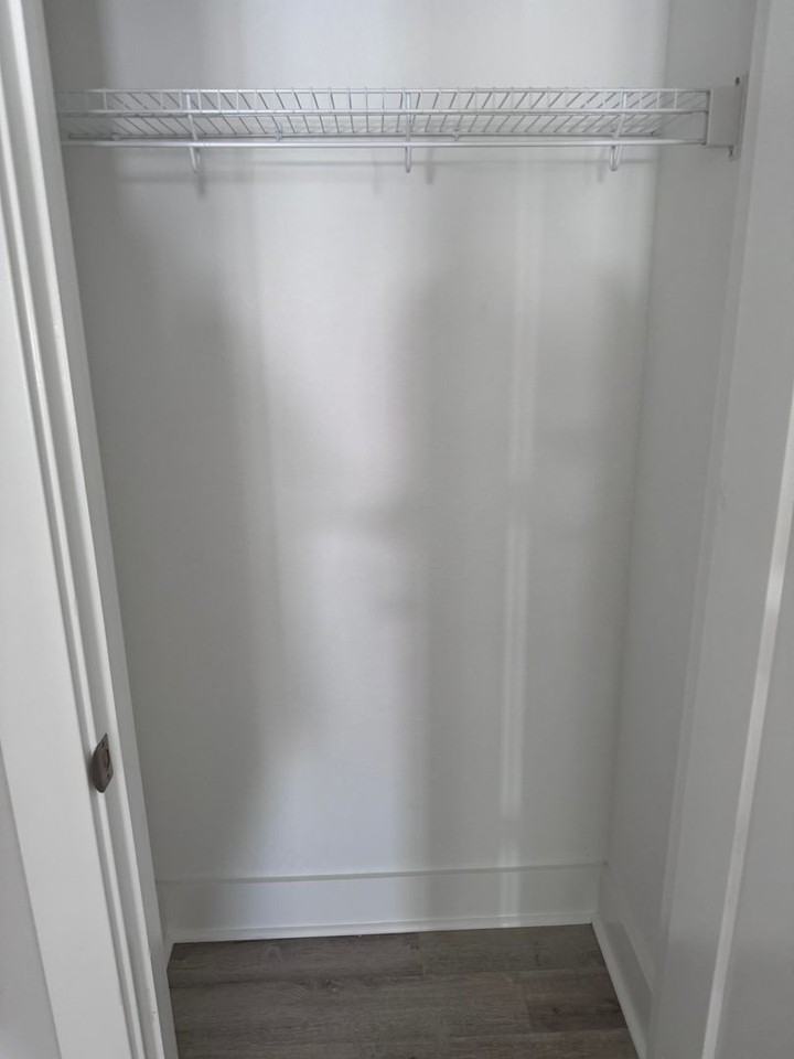 997 Burnside Road - Photo 7 of 16