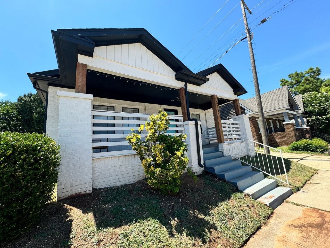 3111 N Shartel Ave - Photo 2 of 9