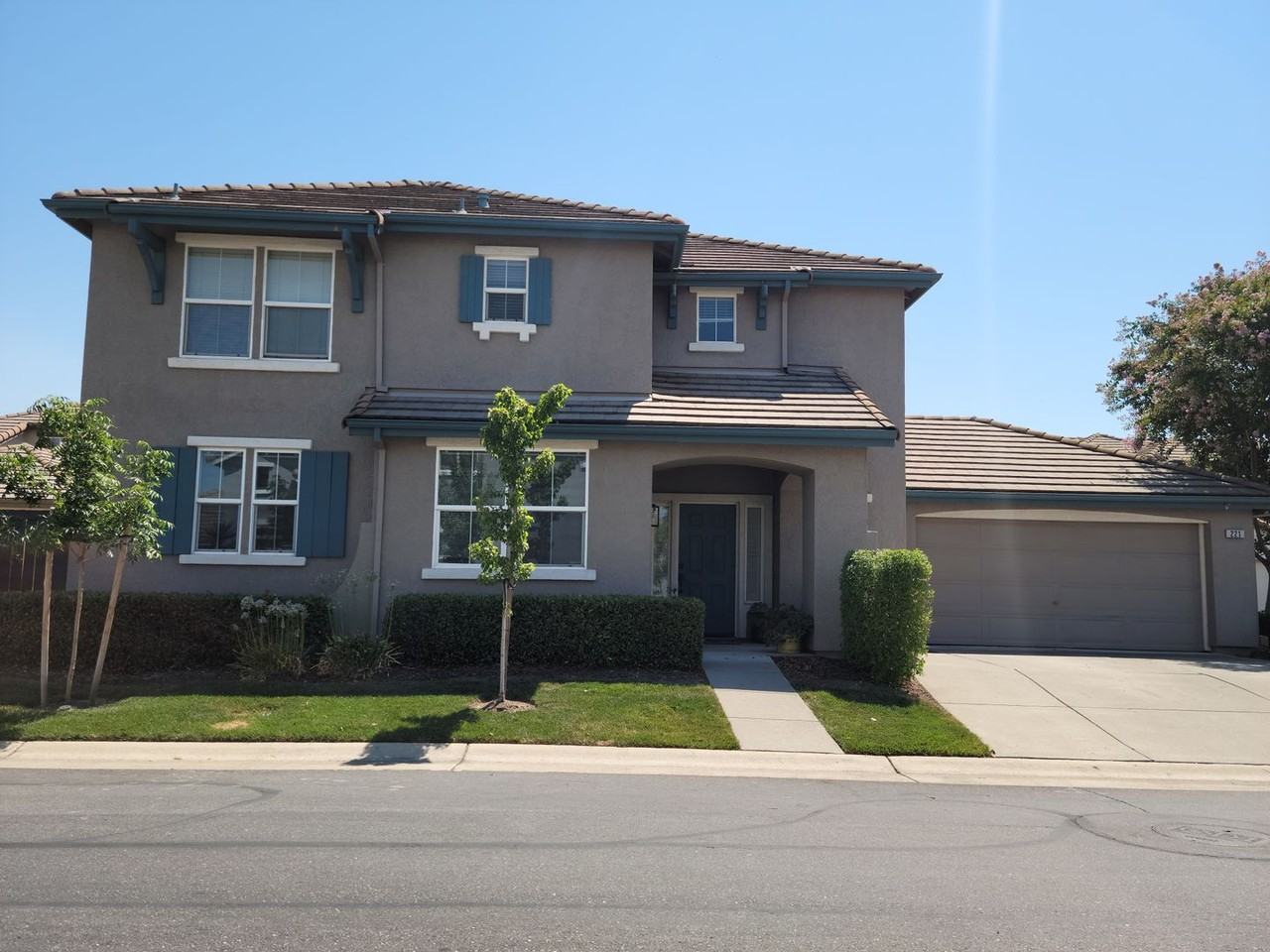 221 Anjou Cir - Photo 2 of 21