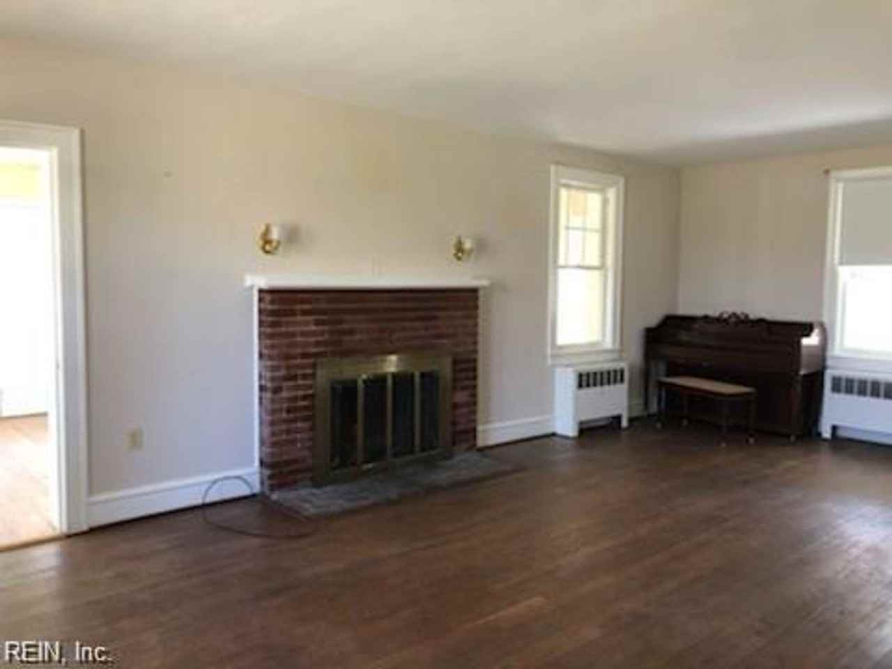 102 Chesapeake Ave - Photo 2 of 18