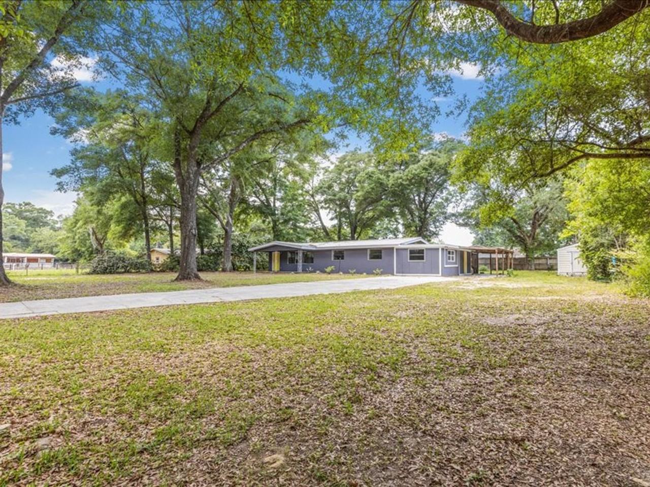 4900 Isabelle Dr - Photo 3 of 46