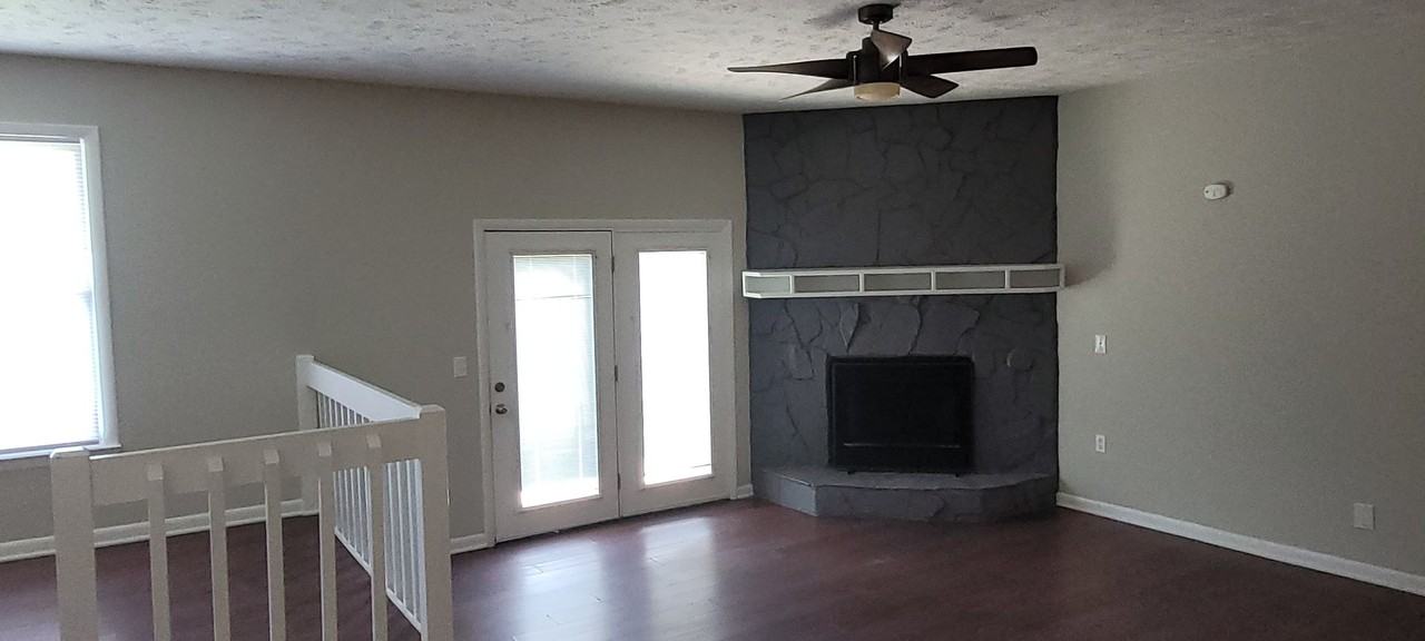 525 Offing Drive - Photo 4 of 40