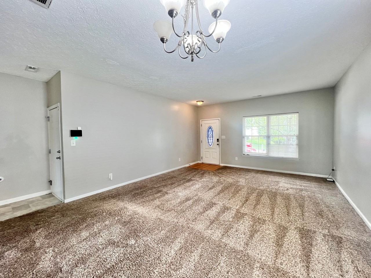 2019 Spring Creek Dr - Photo 3 of 32