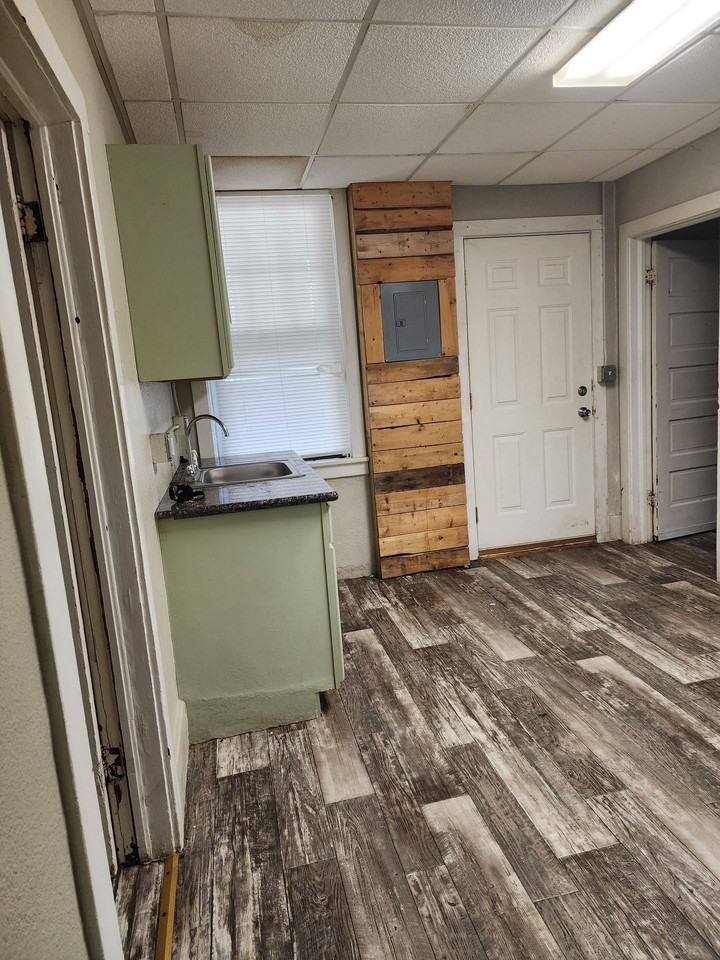 Rustic Apartments on 2nd - Photo 3 of 7