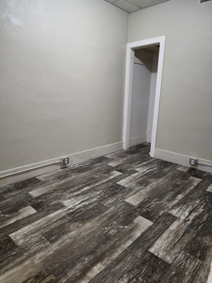 Rustic Apartments on 2nd - Photo 5 of 7