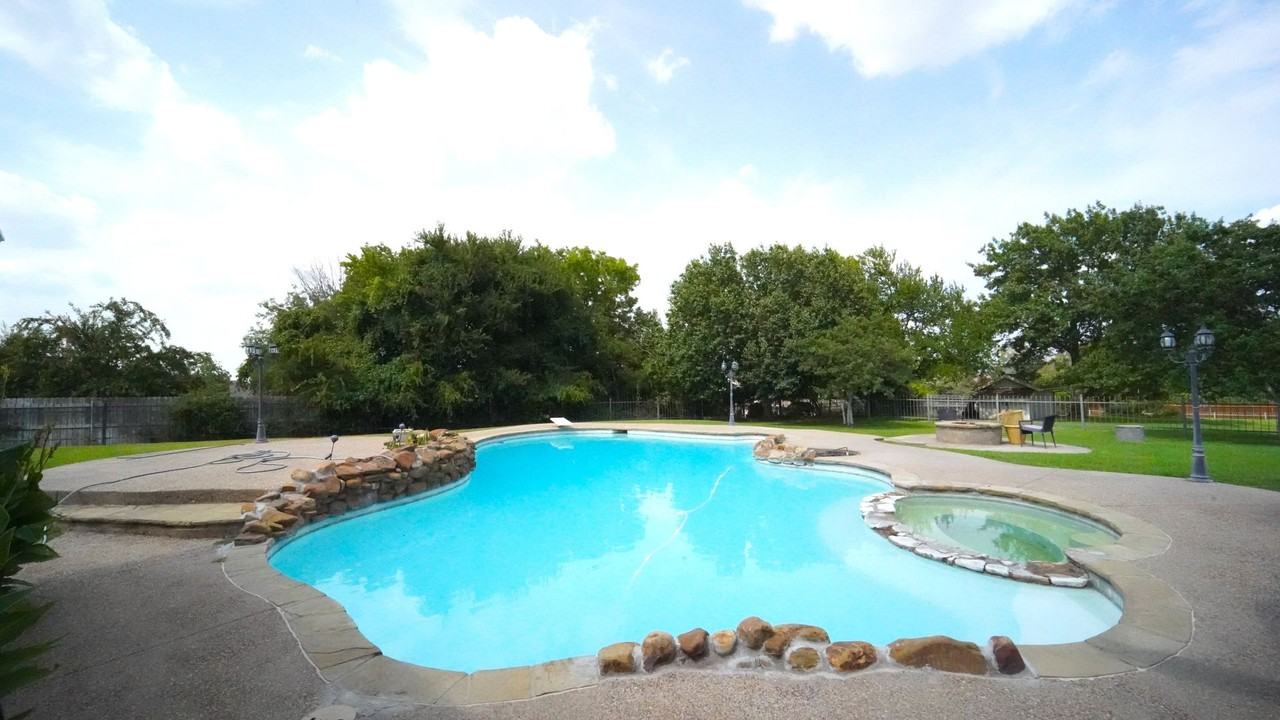 3718 Cliff View Loop - Photo 5 of 18