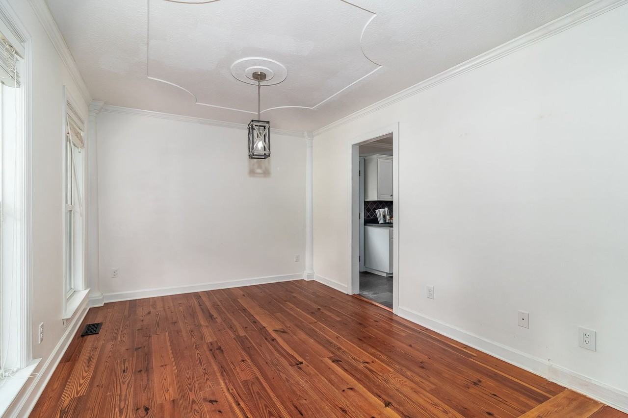 438 Bristol Rd - Photo 6 of 47