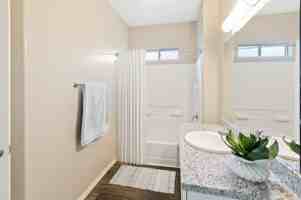 featured image of 4701 W Linda Vista Blvd