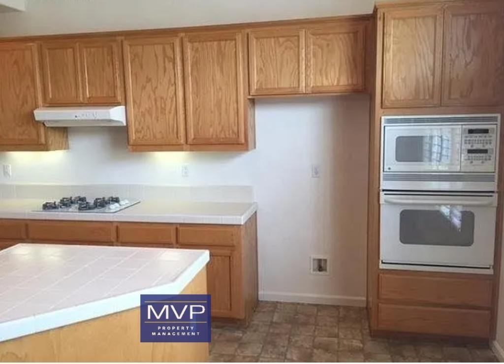 1501 Countrywood Ln - Photo 3 of 10