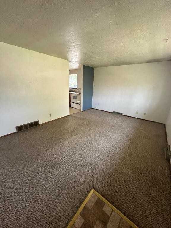 835 Franklin Ave - Photo 3 of 6