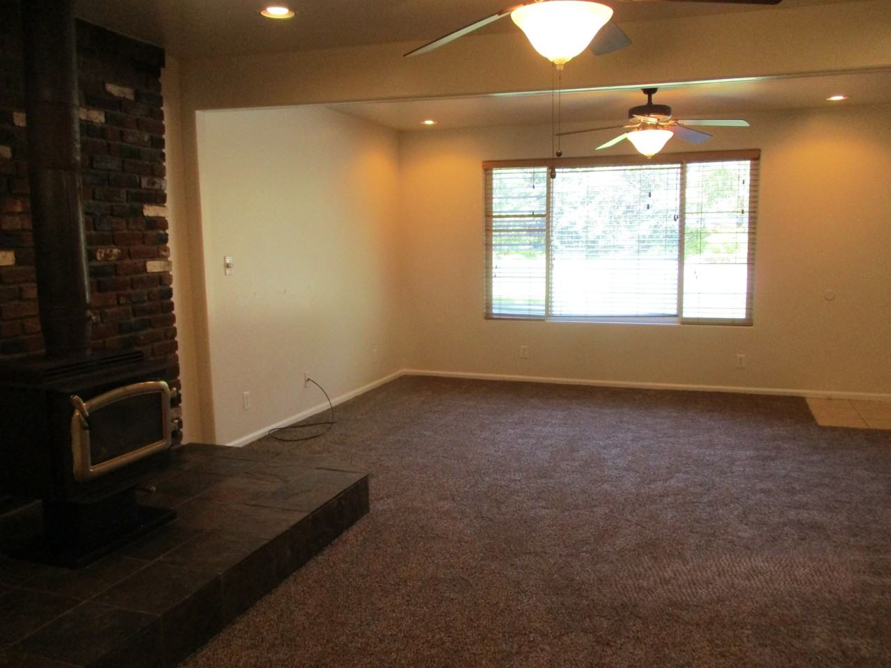4071 Woodland Park Rd - Photo 2 of 8