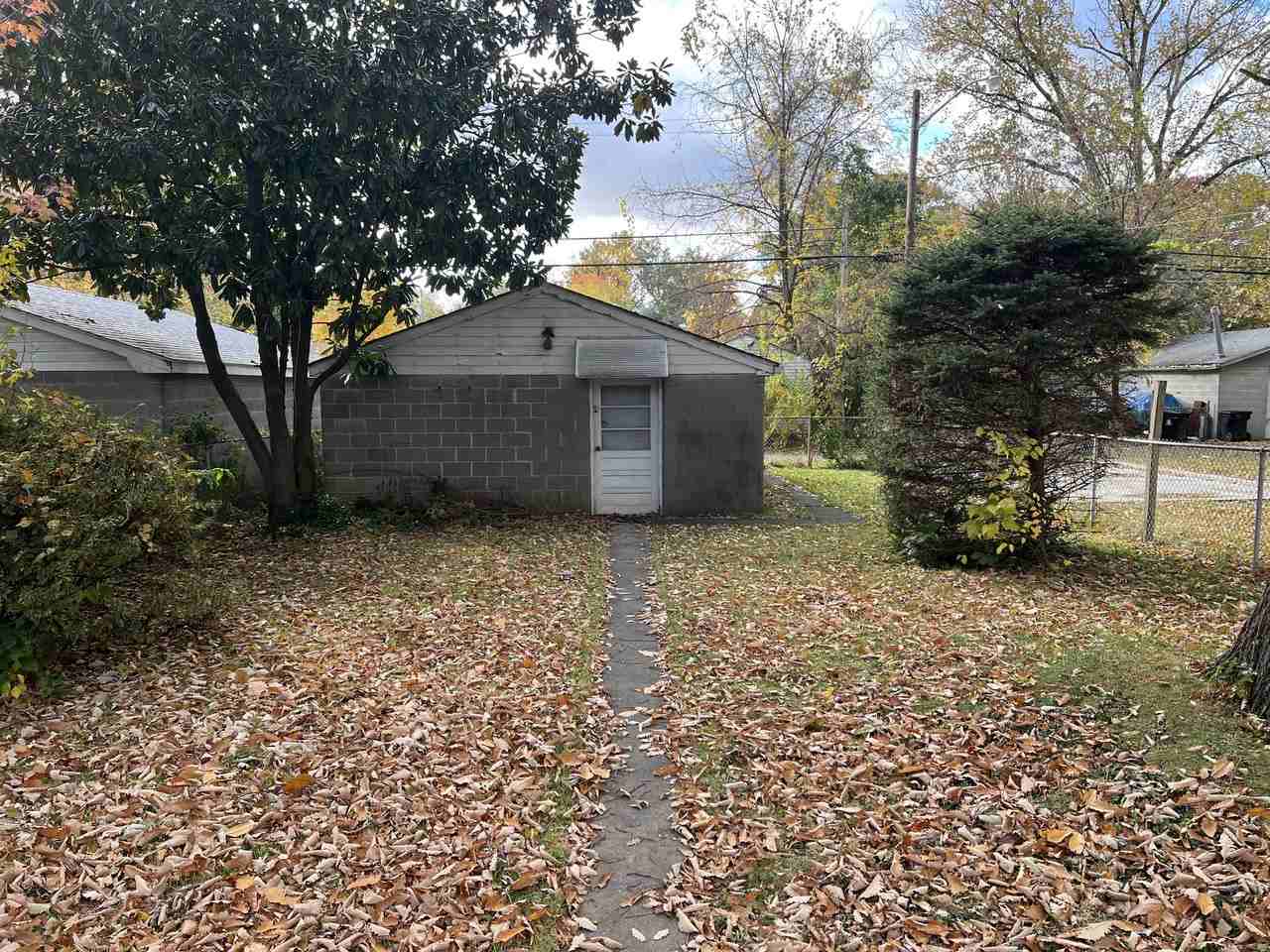 3758 Craig Ave - Photo 3 of 4