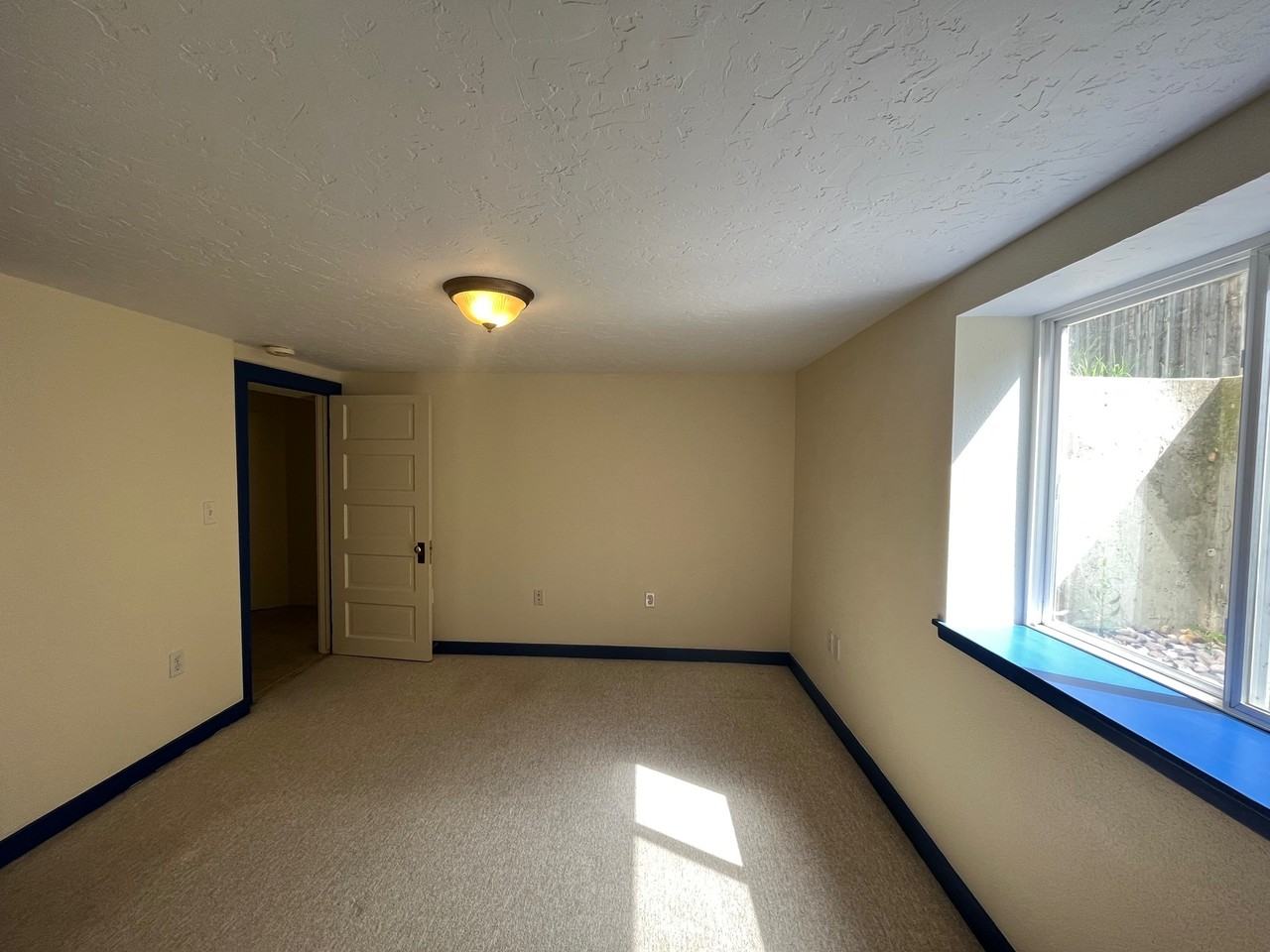 2709 W Madison Ave - Photo 3 of 24