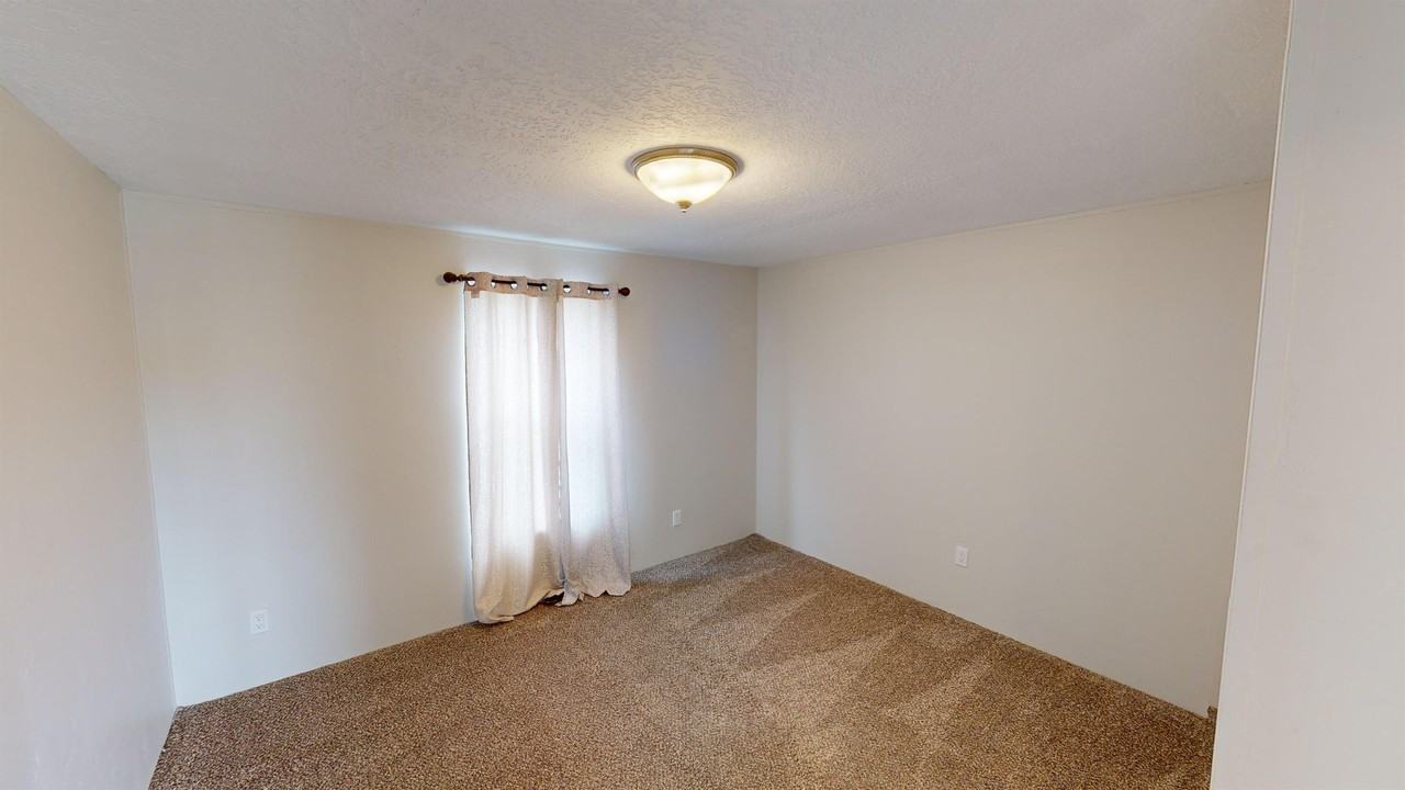 418 Brent Dr - Photo 3 of 32