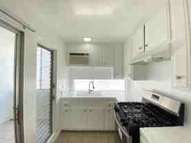 511 N Kenmore - Photo 1 of 1