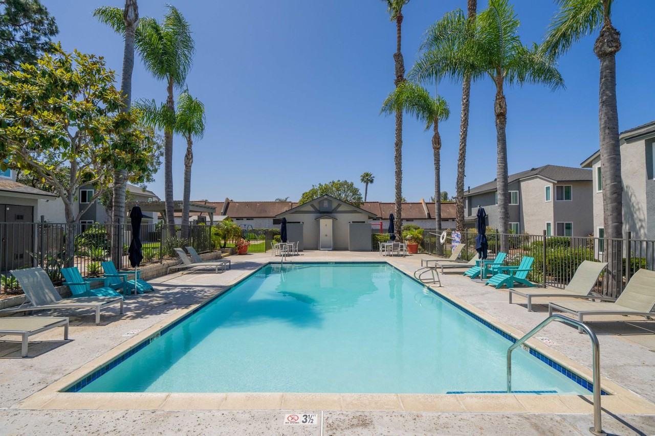 Casa De Flores - Photo 6 of 33