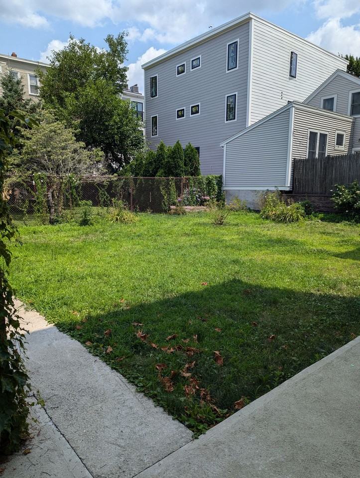 R - 303- 305 Hurley Street - Photo 2 of 3