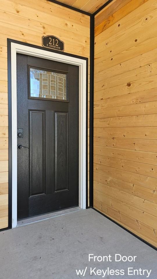 212 E Annie Ave - Photo 2 of 16