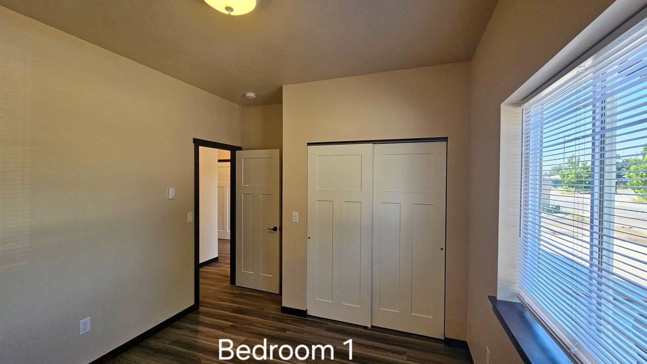 212 E Annie Ave - Photo 4 of 16
