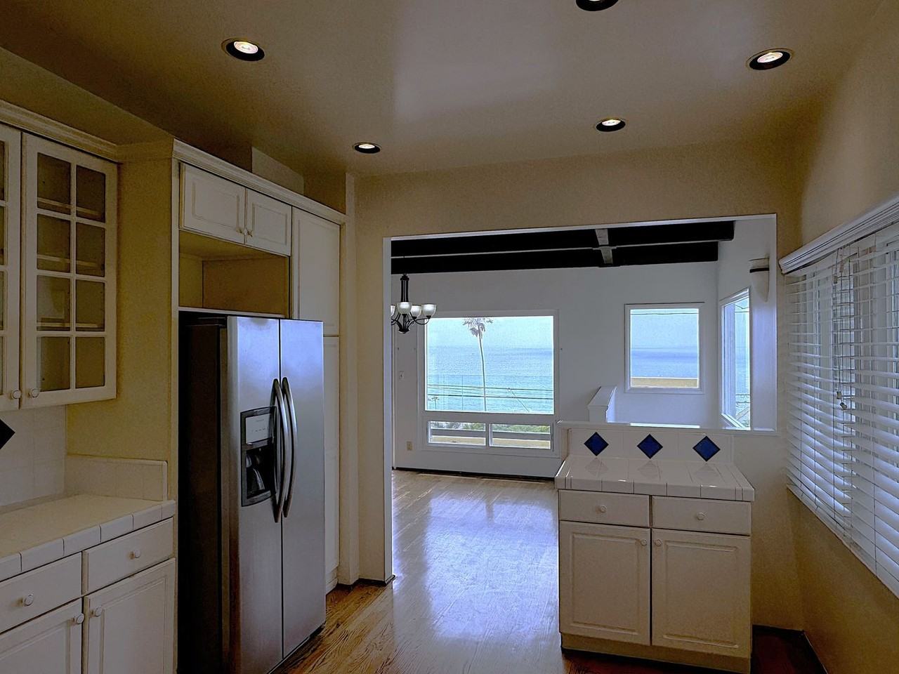 7103 Rindge Ave - Photo 6 of 22