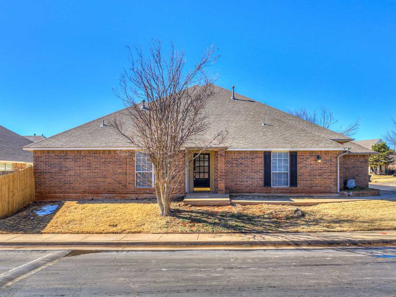 6900 Nw 134th Ter - Photo 2 of 29