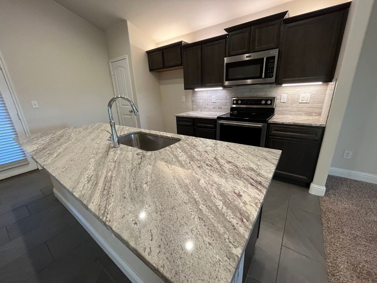 13815 Vernon Ave - Photo 2 of 18