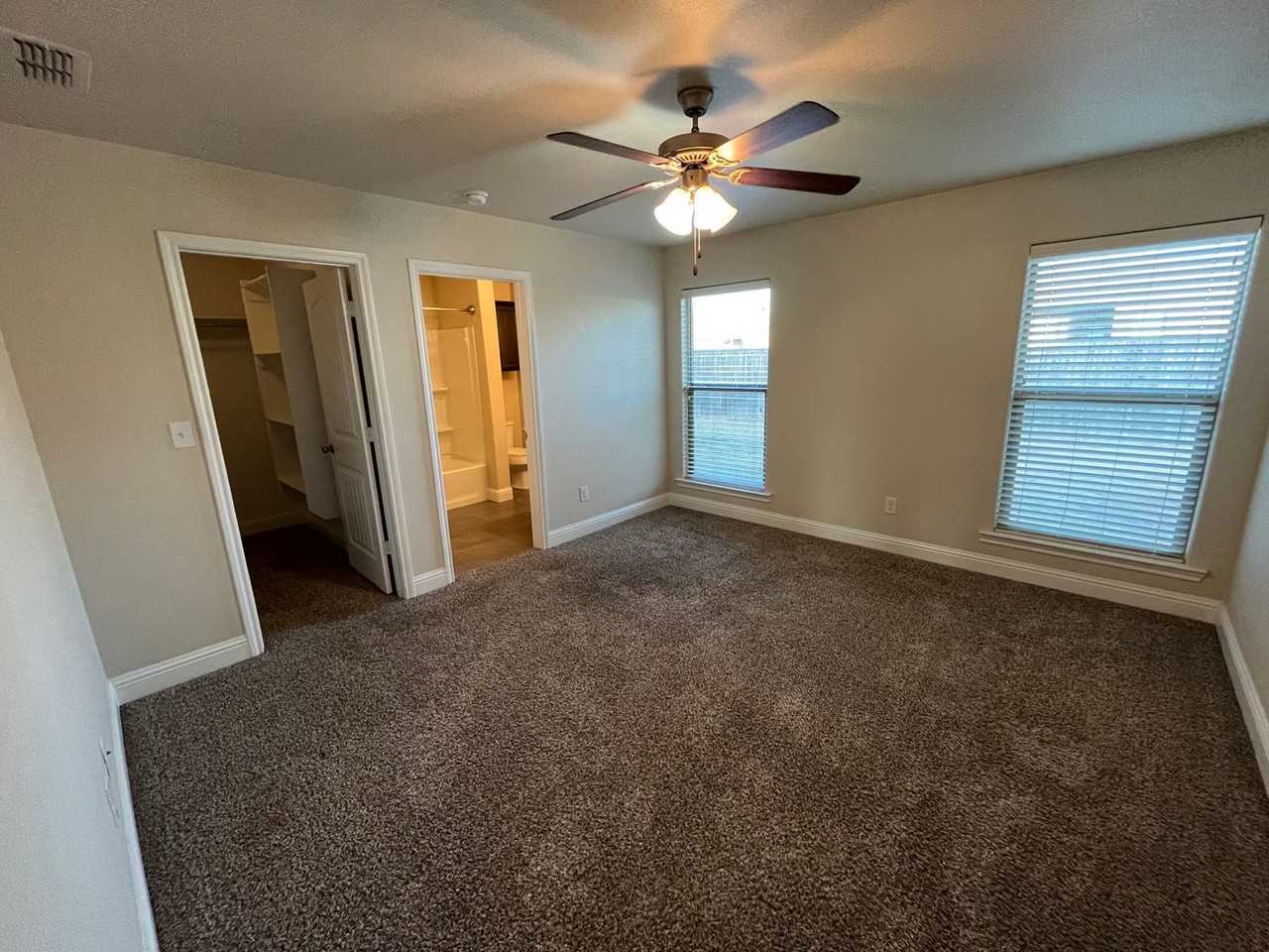 13815 Vernon Ave - Photo 6 of 18