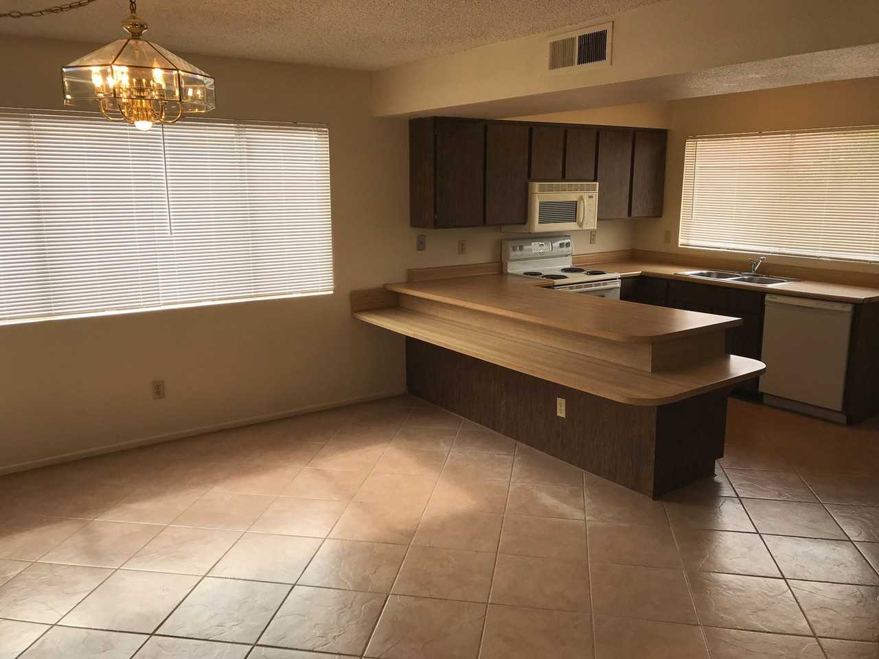 1653 W Plana Ave - Photo 5 of 18