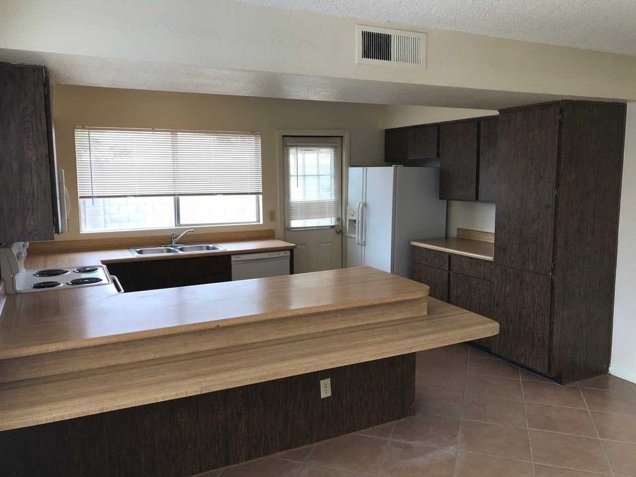 1653 W Plana Ave - Photo 6 of 18