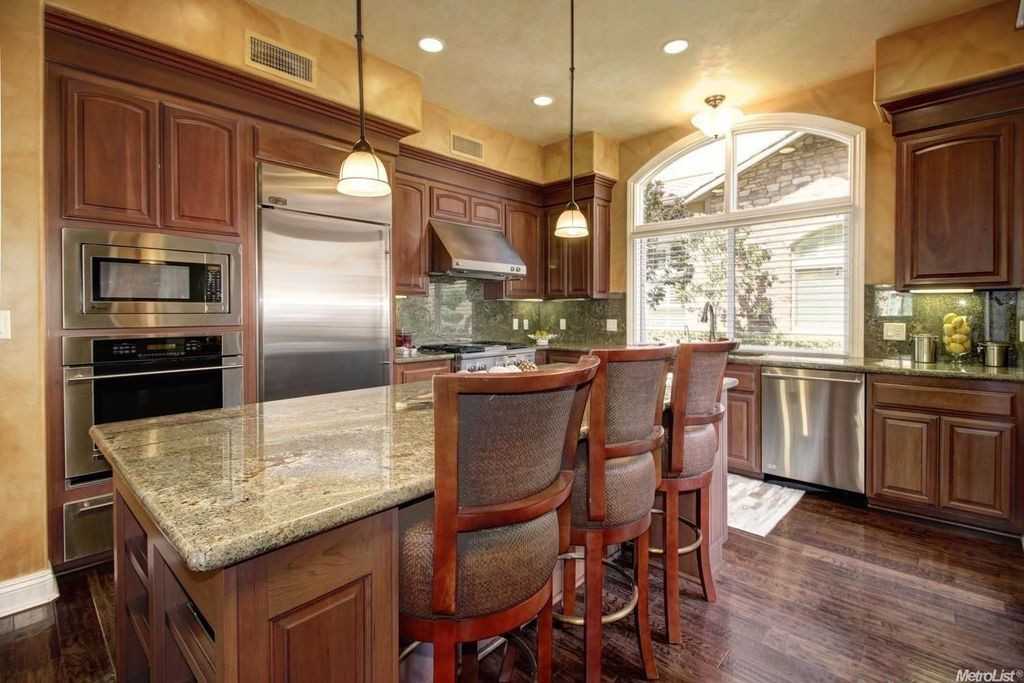 2430 Pavilions Place Ln - Photo 5 of 36