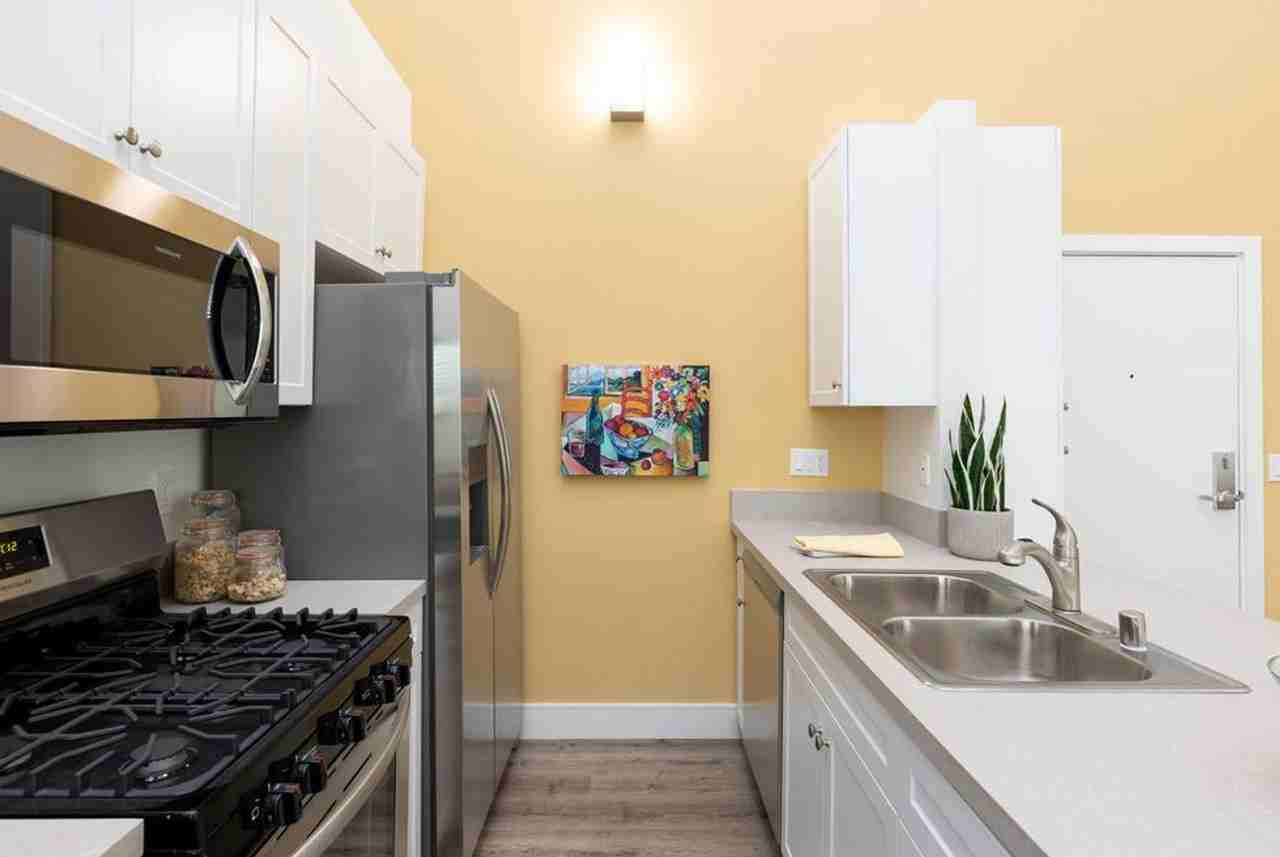NEW 2 Bed, 2 Bath LOFTS! HEART OF KOREATOWN! * WASHER & DRYER in unit! - Photo 2 of 13