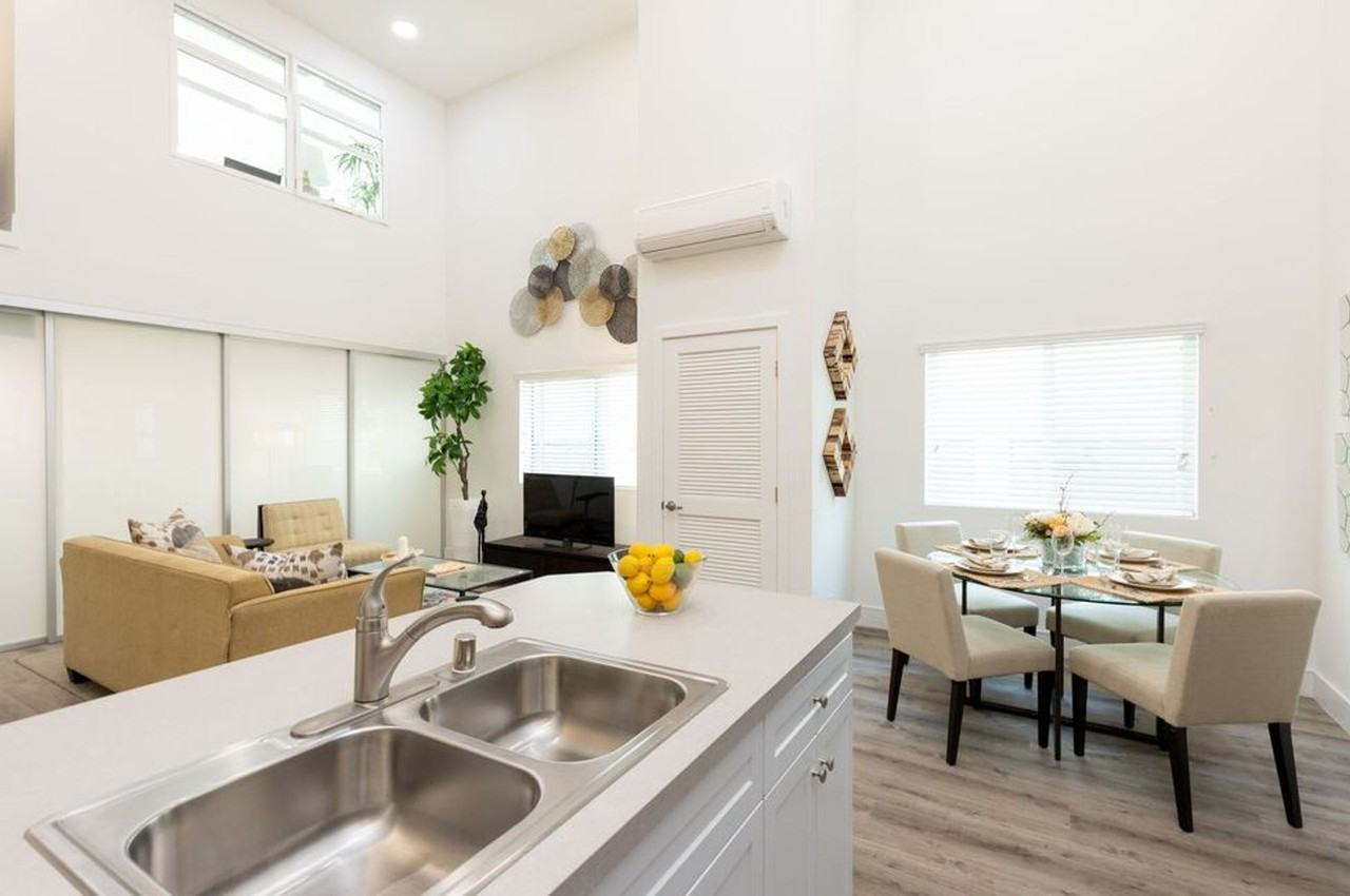 NEW 2 Bed, 2 Bath LOFTS! HEART OF KOREATOWN! * WASHER & DRYER in unit! - Photo 6 of 13