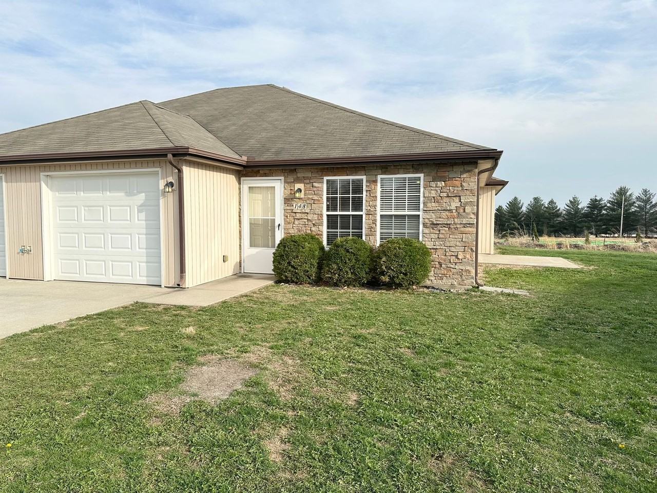 148 Se Rock Garden Ln - Photo 2 of 13