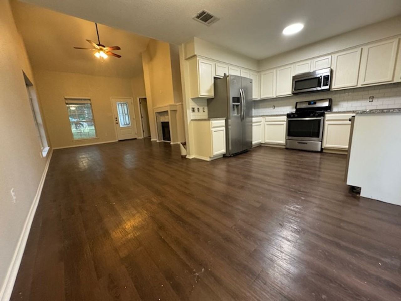 4713 Castleman Dr - Photo 4 of 25