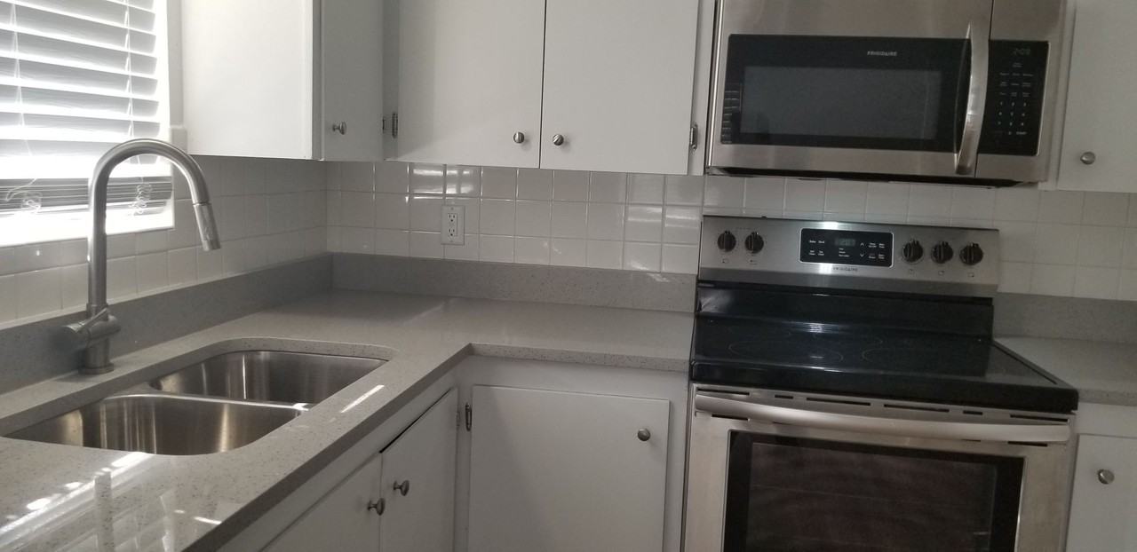 183 E Helm Ave #B - Photo 3 of 12