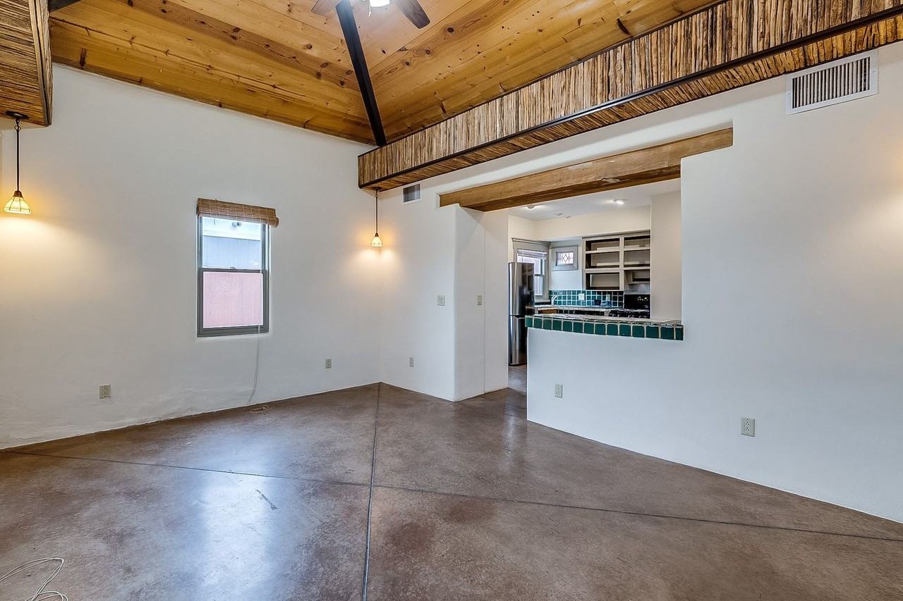 935 S Meyer Ave - Photo 4 of 11
