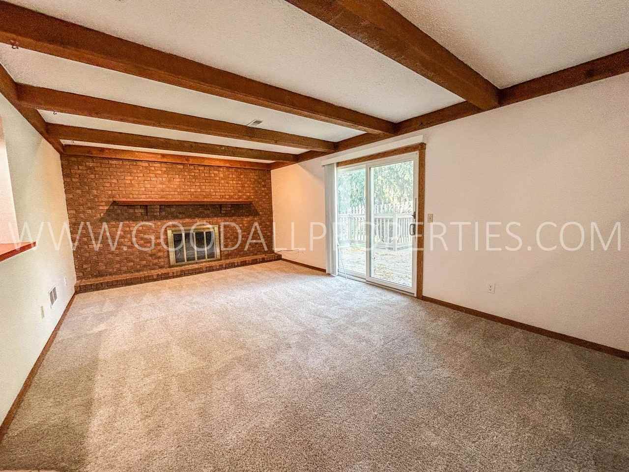 3705 Breckenridge Cir - Photo 5 of 33