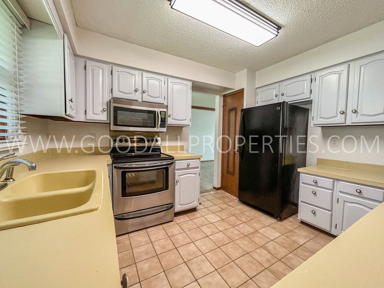 3705 Breckenridge Cir - Photo 6 of 33