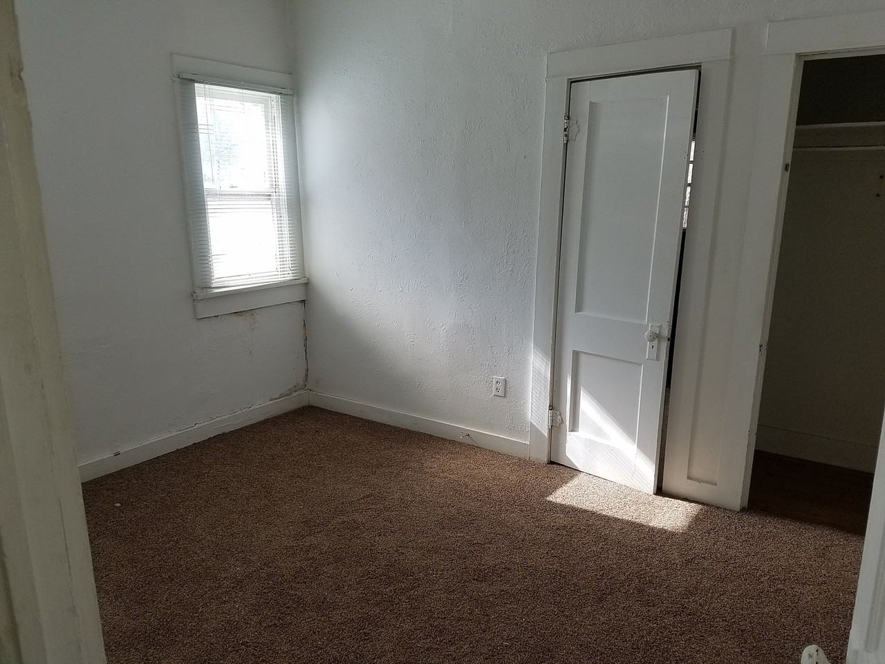 1512 Sheldon St - Photo 6 of 7