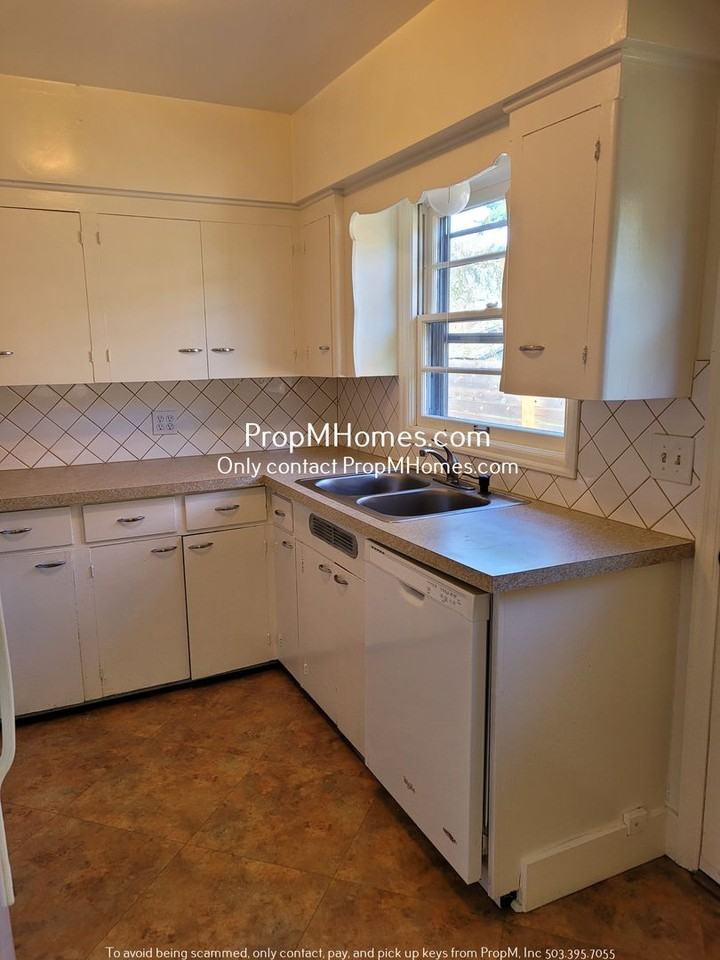 3031 Se 52nd Ave - Photo 7 of 22