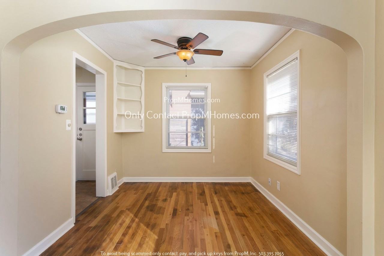 3031 Se 52nd Ave - Photo 5 of 22