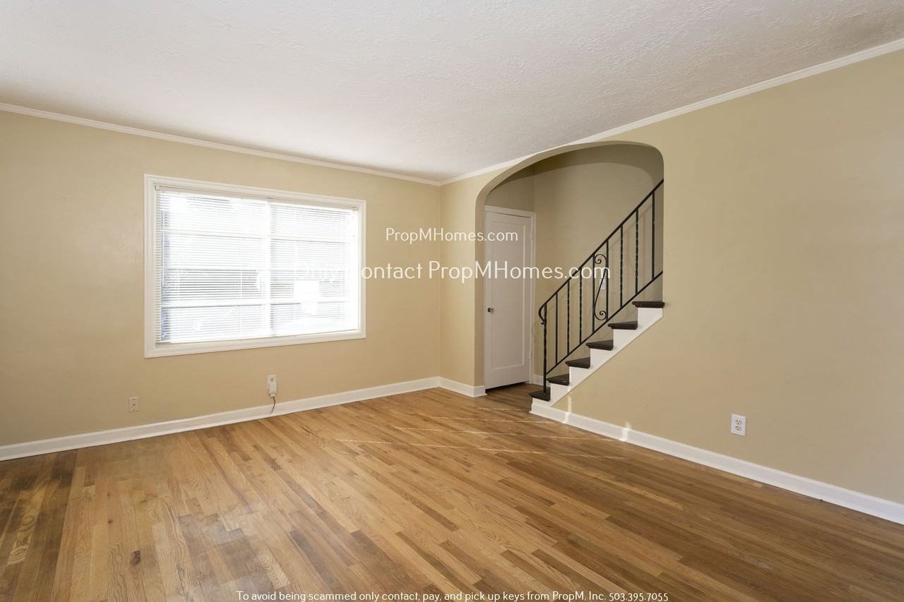 3031 Se 52nd Ave - Photo 3 of 22