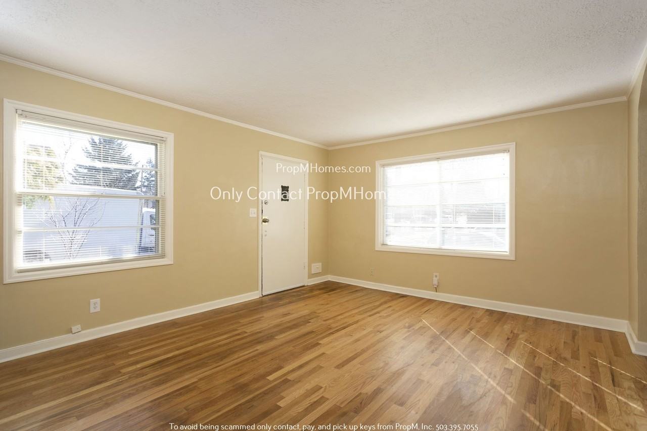 3031 Se 52nd Ave - Photo 2 of 22