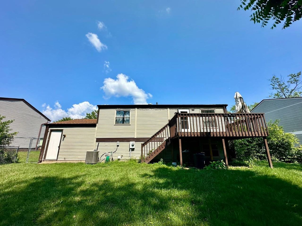 3085 Pinnacle Park Dr - Photo 2 of 17