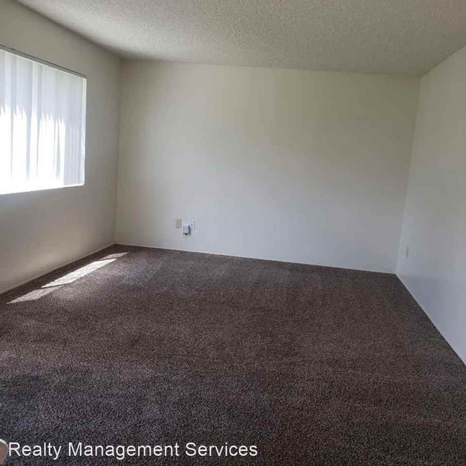 Micheli Ct. -3601 RB - Photo 2 of 9