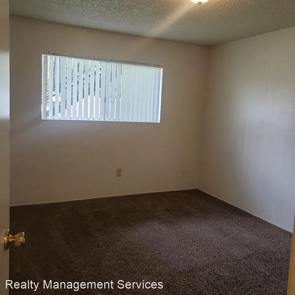 Micheli Ct. -3601 RB - Photo 3 of 9