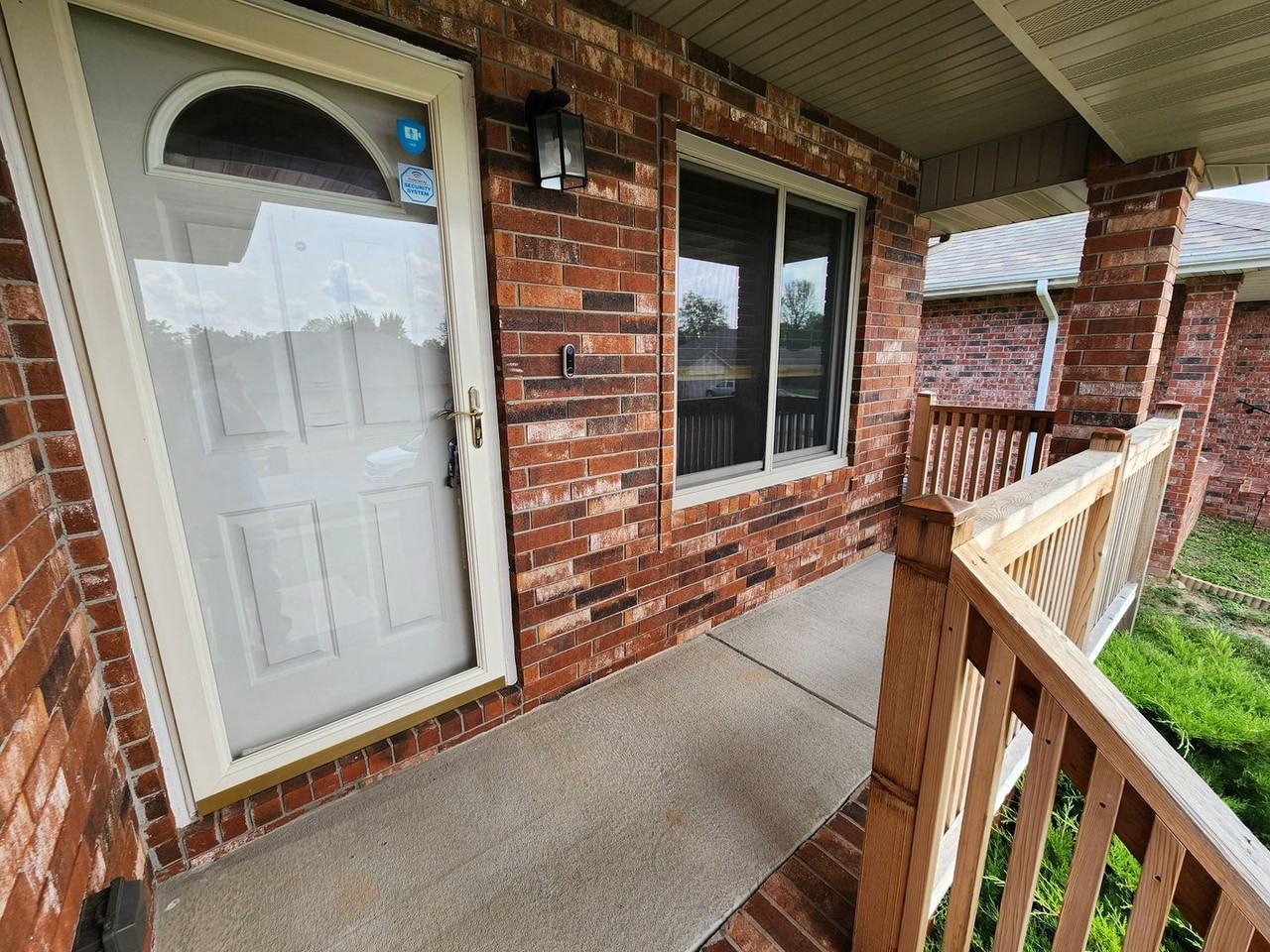 3868 S Timbercreek Ave - Photo 4 of 29