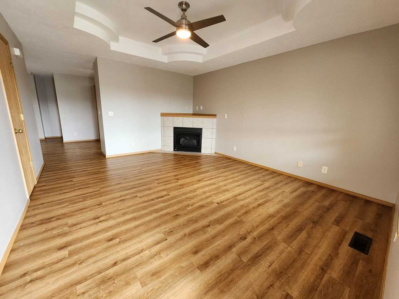 3868 S Timbercreek Ave - Photo 5 of 29