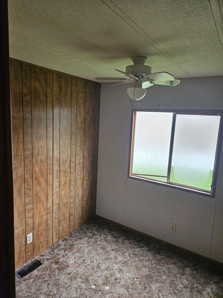 522 Constitution Dr - Photo 3 of 10